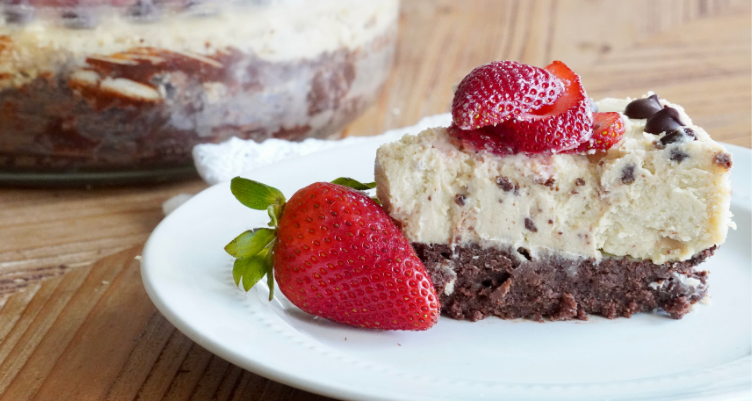 Keto Fudge Brownie Cheesecake